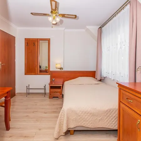 ベッド・アンド・ブレックファスト Rades 3*