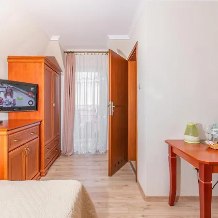 Rades Nocleg ze śniadaniem 3*