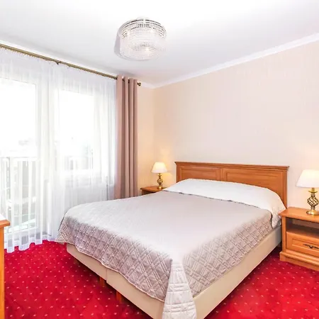 Rades ベッド・アンド・ブレックファスト