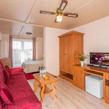 ベッド・アンド・ブレックファスト Rades 3*