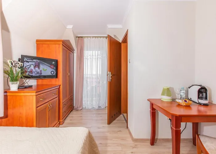 Rades Nocleg ze śniadaniem 3*