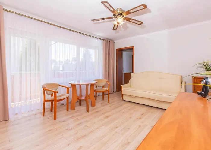 Rades Nocleg ze śniadaniem 3*